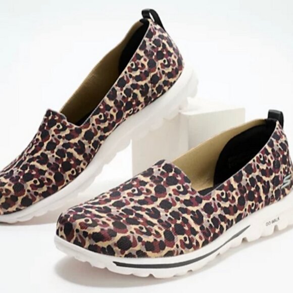Skechers GOwalk Classic Washable Slip-Ons - Leopard (E) - Picture 1 of 2